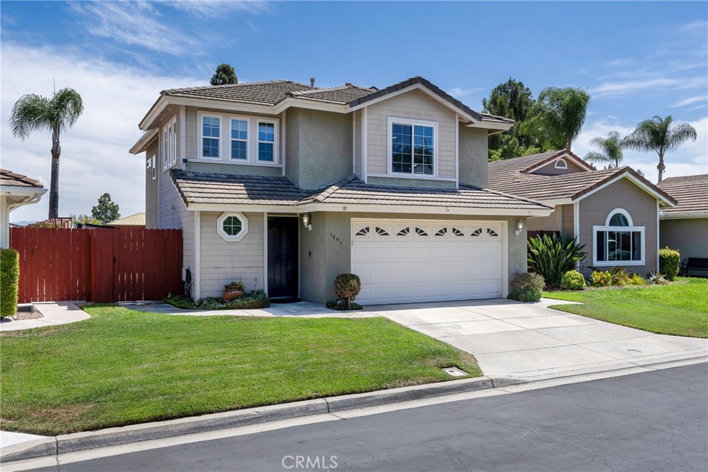 1893 Angeles Glen