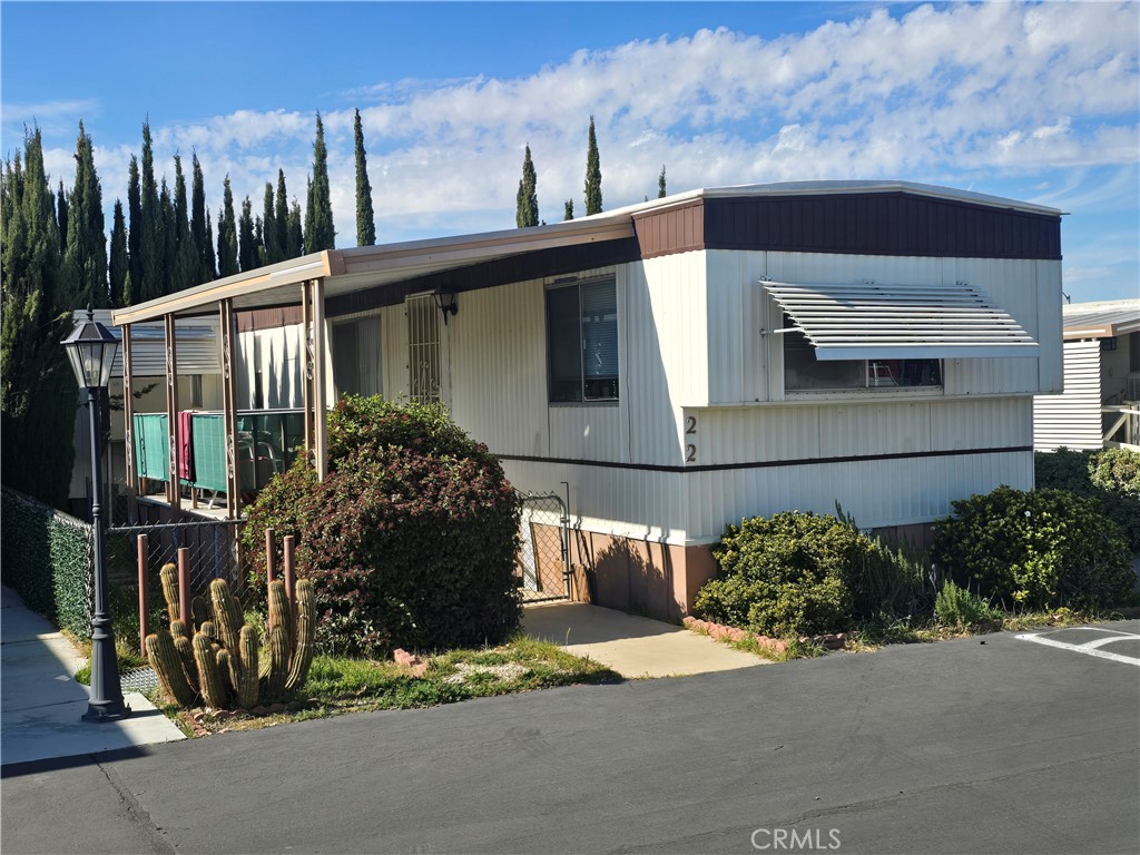 8655 Santa Fe Avenue E 22