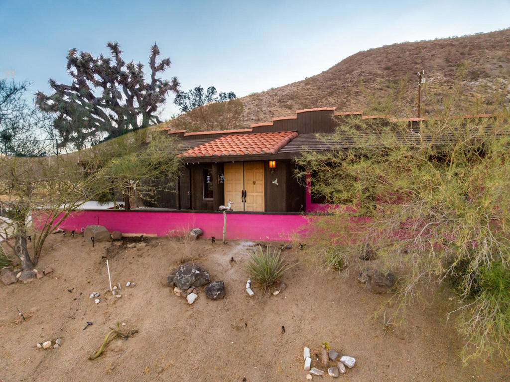 2476 Old Woman Springs Road