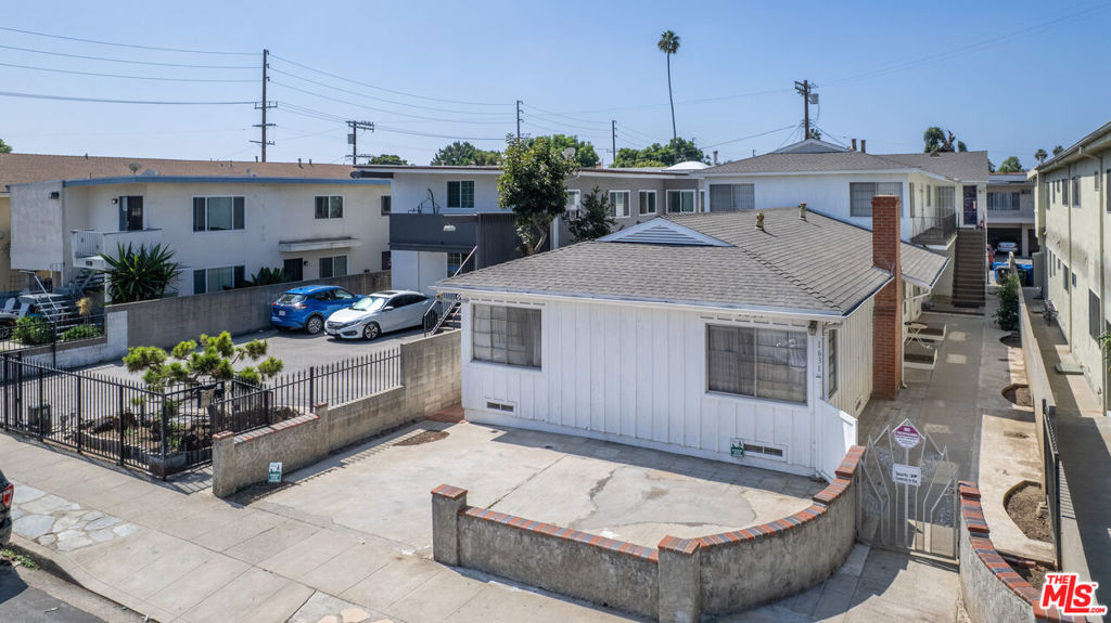 1631 Granville Avenue