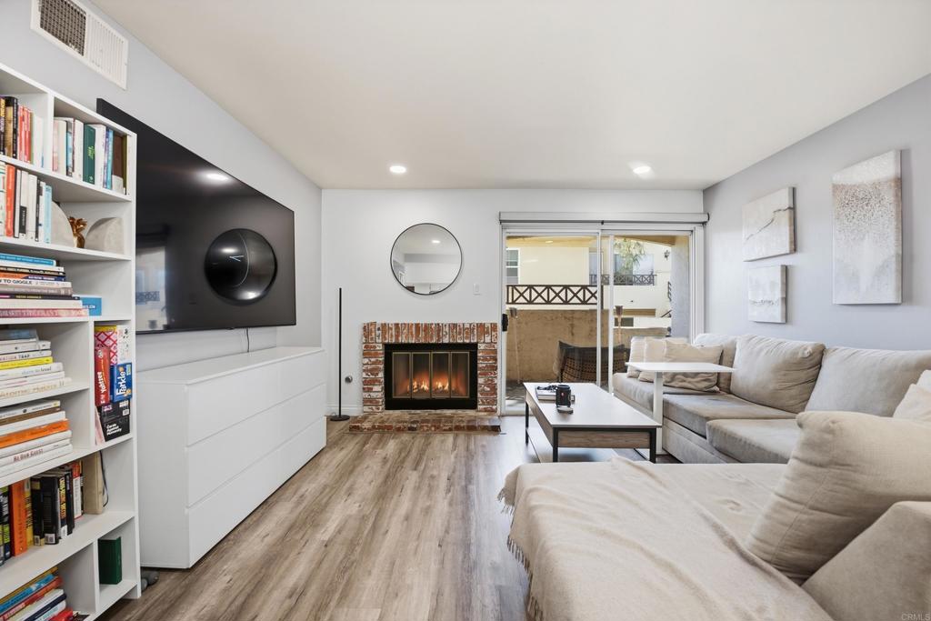 2035 Lakeridge Circle 102