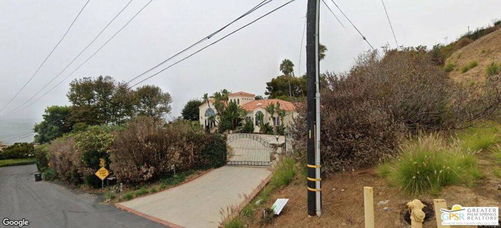 20977 Las Flores Mesa Drive