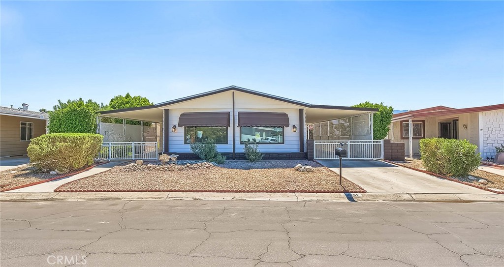73951 Oak Springs