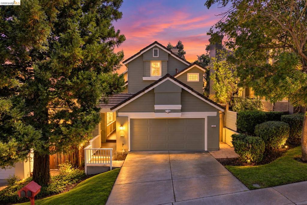 1637 N Clear Creek Place