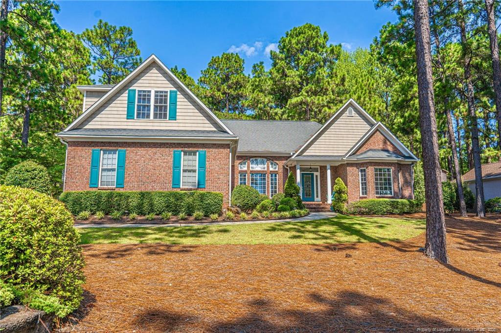 725 Lake Forest Drive E, Pinehurst, NC 28374