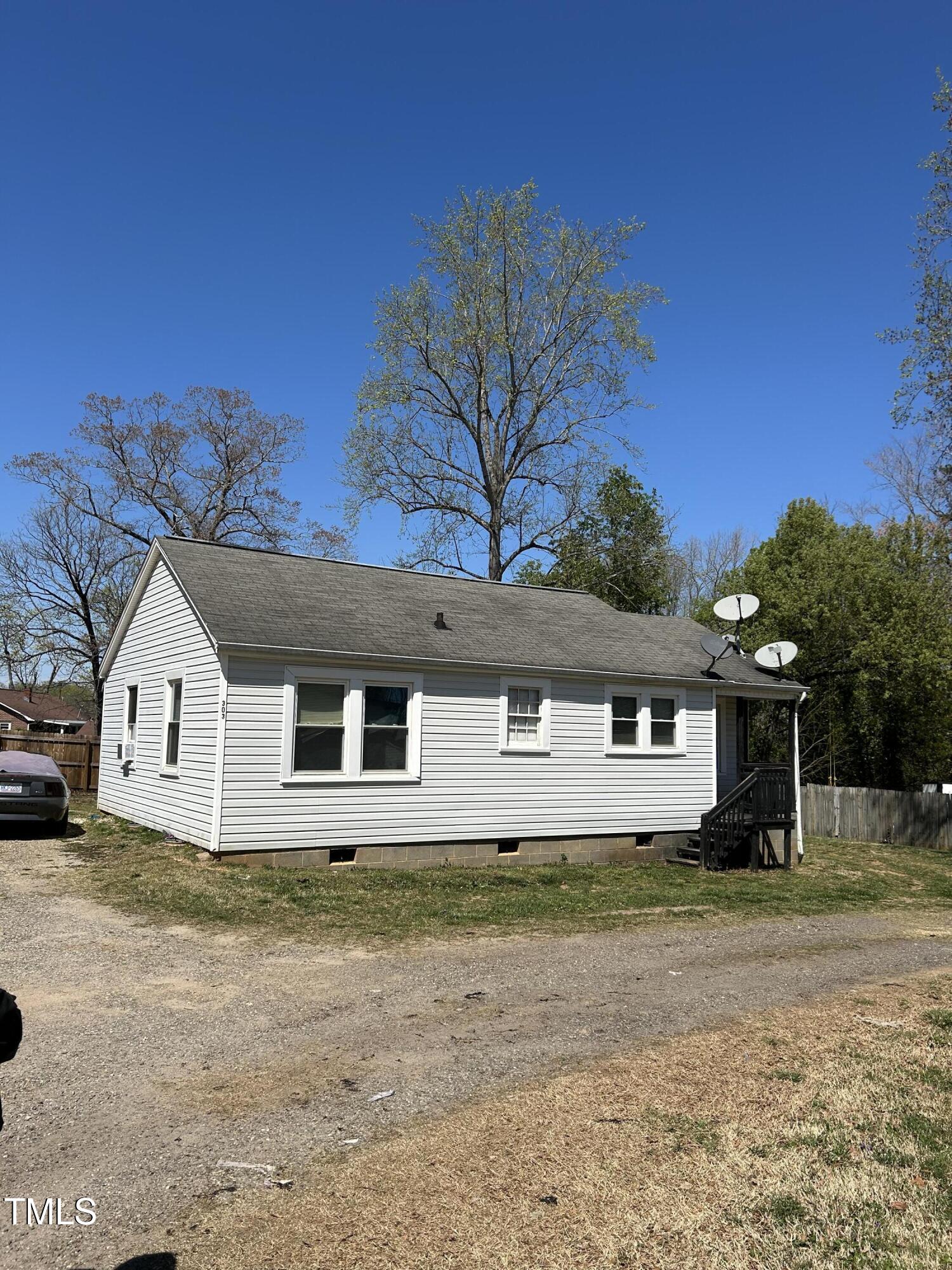 303 37th Street SW, Hickory, NC 28602