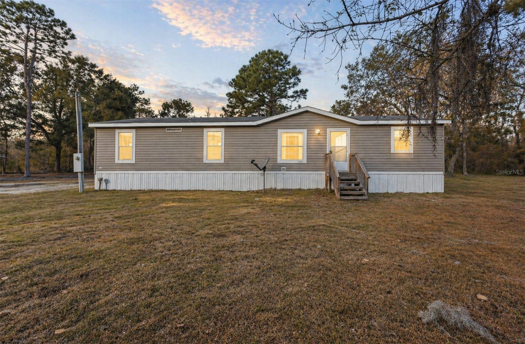 1910 155TH Court, Williston, FL, 32696 — assumable FHA mortgage at 6.85%