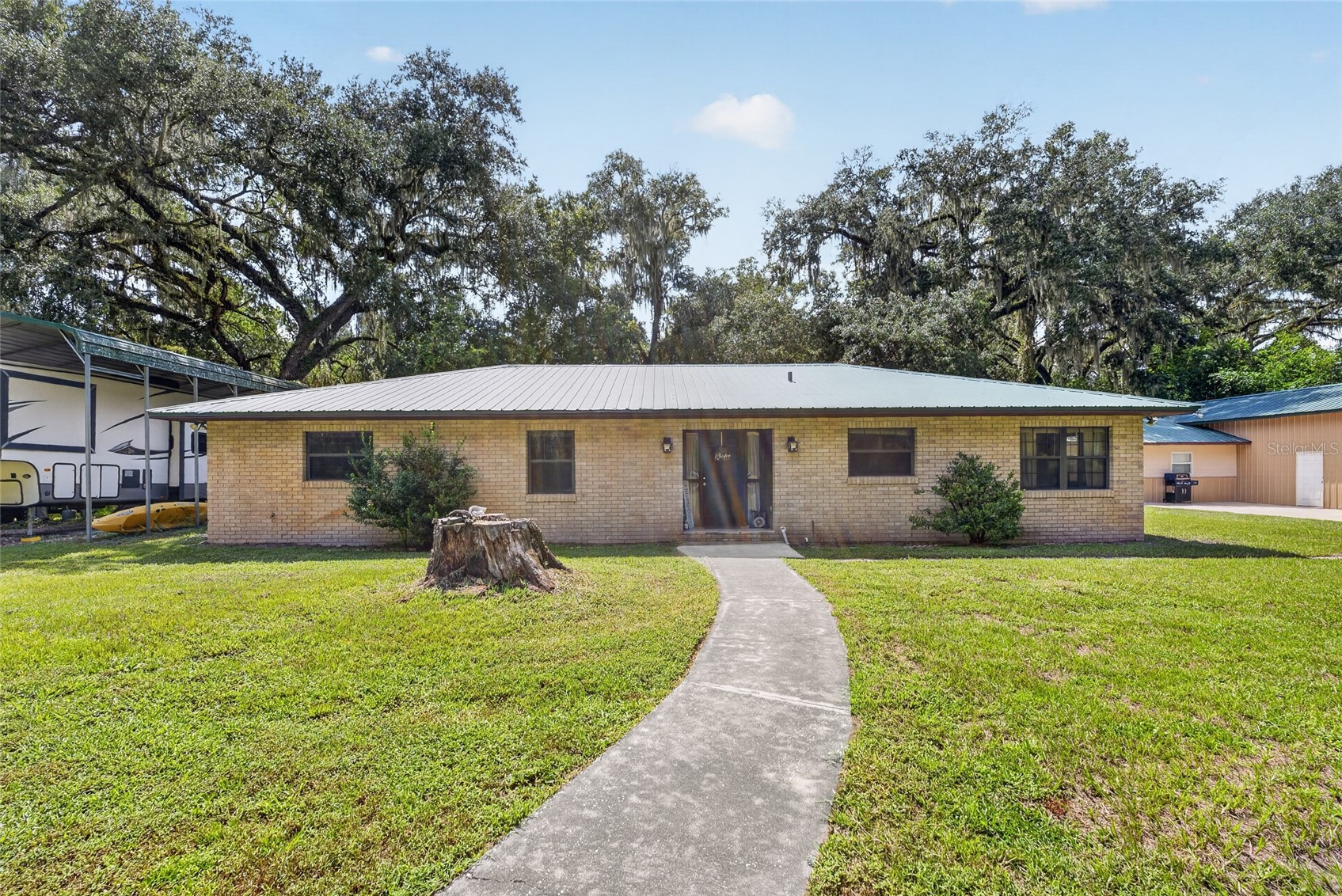 7468 CR 650, Bushnell, FL, 33513 — assumable FHA mortgage at 3.78%