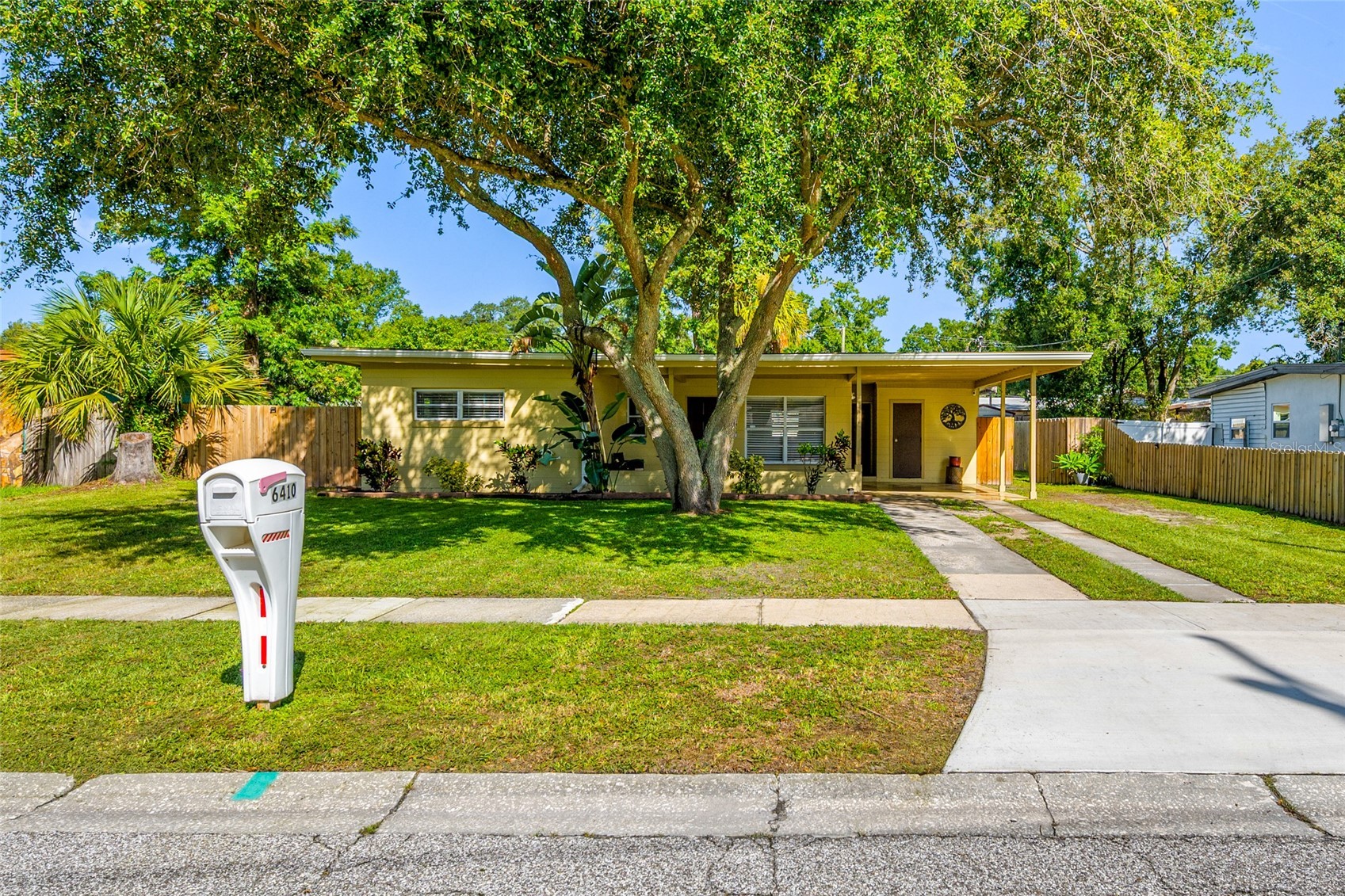 6410 WALTON Way, Tampa, FL, 33610 — assumable FHA mortgage at 4.05%