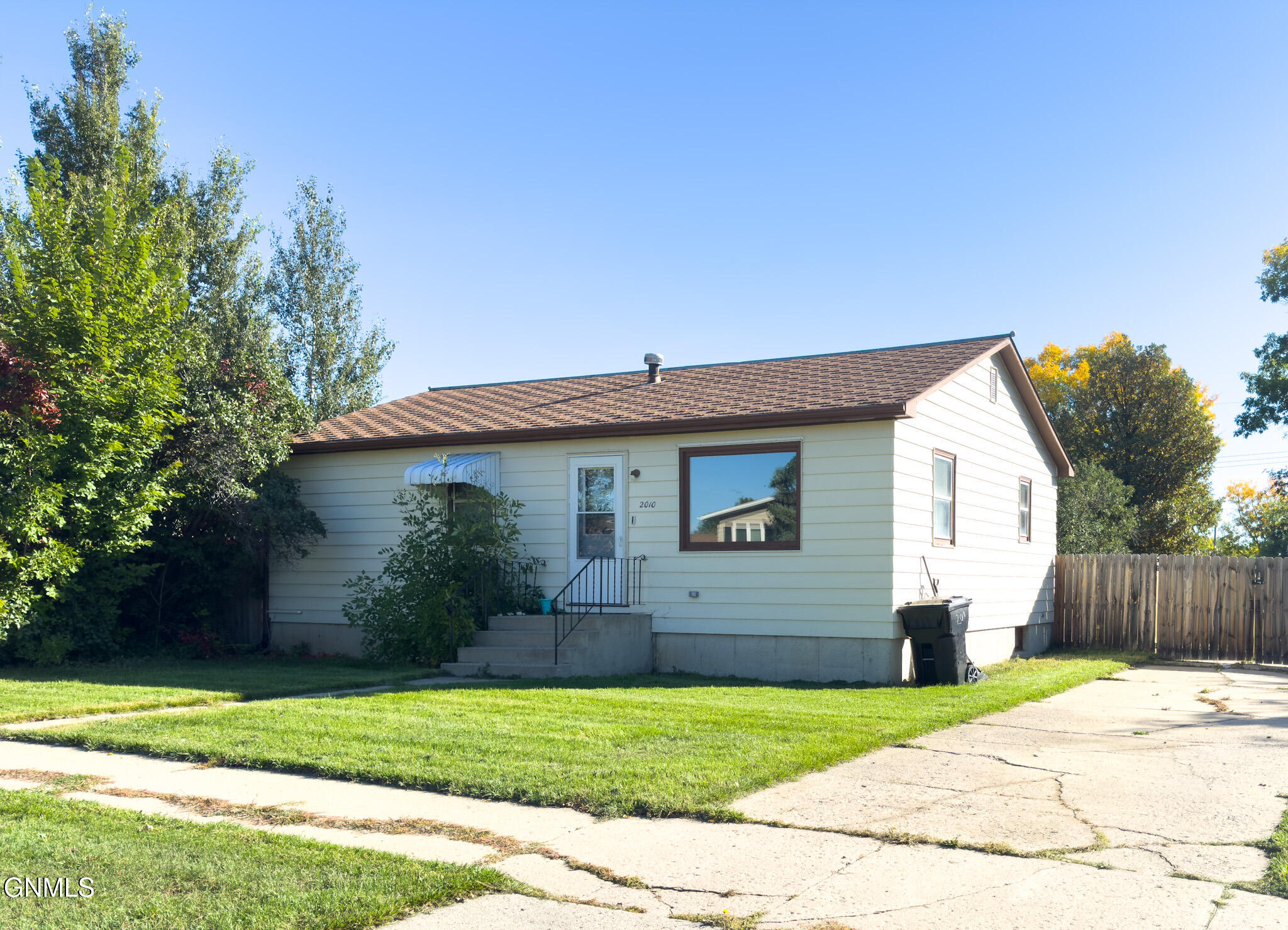 2010 1st Avenue, Williston, ND, 58801 — assumable FHA mortgage at 4.52%