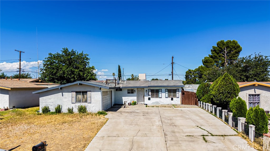 14378 Mojave, Victorville, CA, 92395 — assumable FHA mortgage at 6.90%