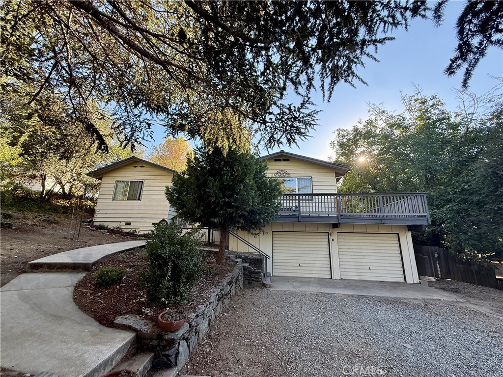49714 Pierce, Oakhurst, CA, 93644 — assumable FHA mortgage at 7.03%