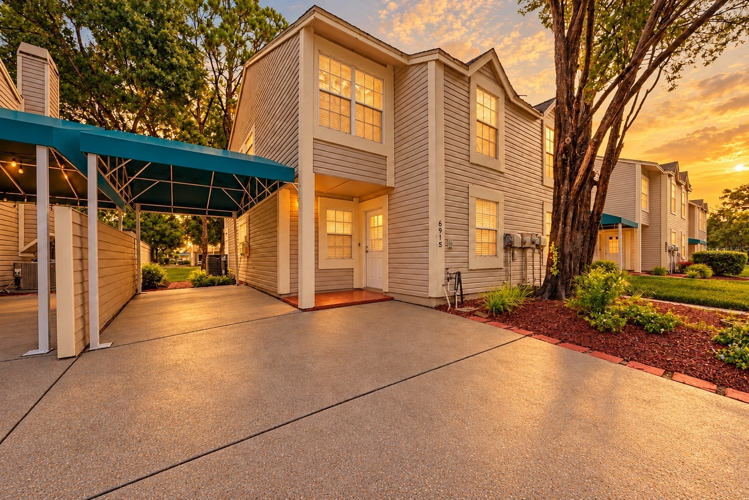 6915 LAKEVIEW Court, Tampa, FL, 33634 — assumable VA mortgage at 3.00%