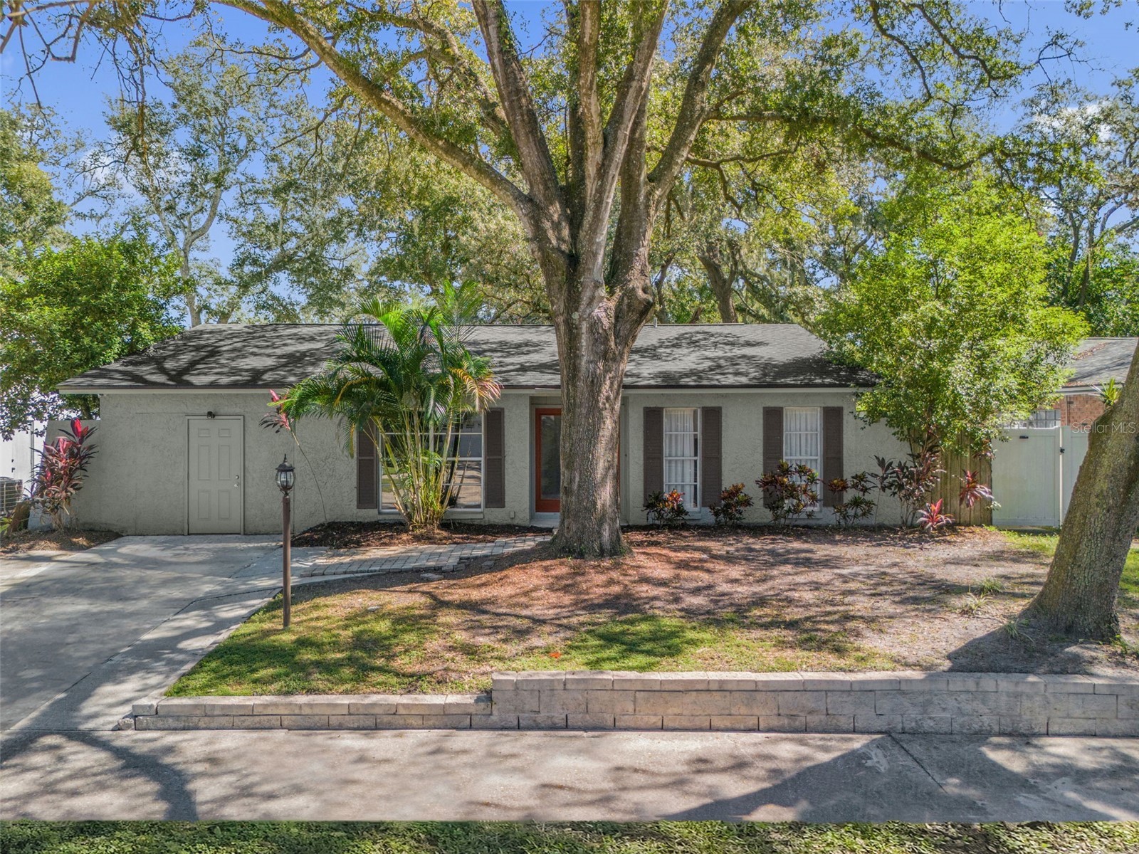 9627 HIDDEN OAKS Circle, Tampa, FL, 33612 — assumable FHA mortgage at 3.09%