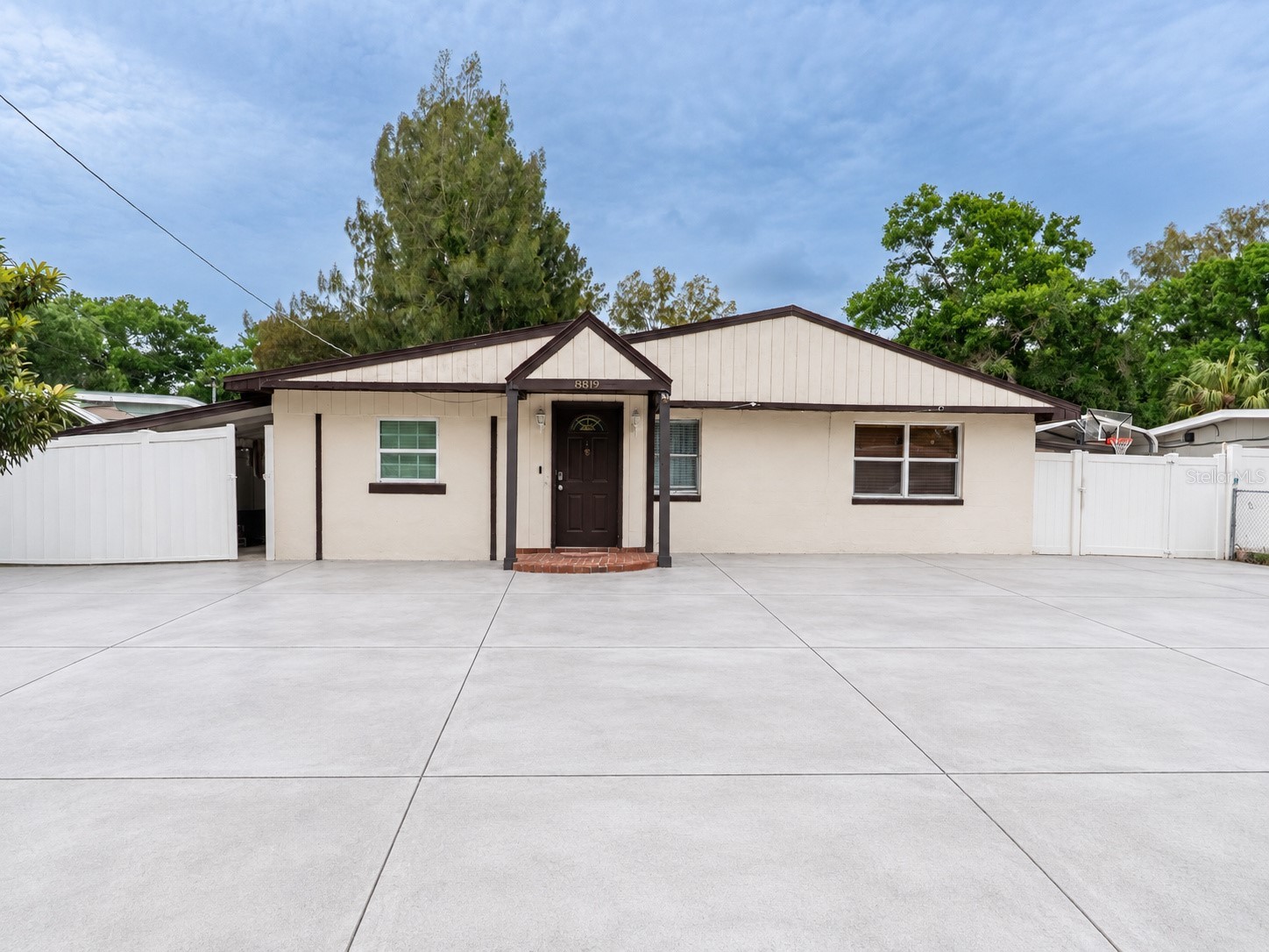 8819 BROAD Street, Tampa, FL, 33615 — assumable FHA mortgage at 2.88%