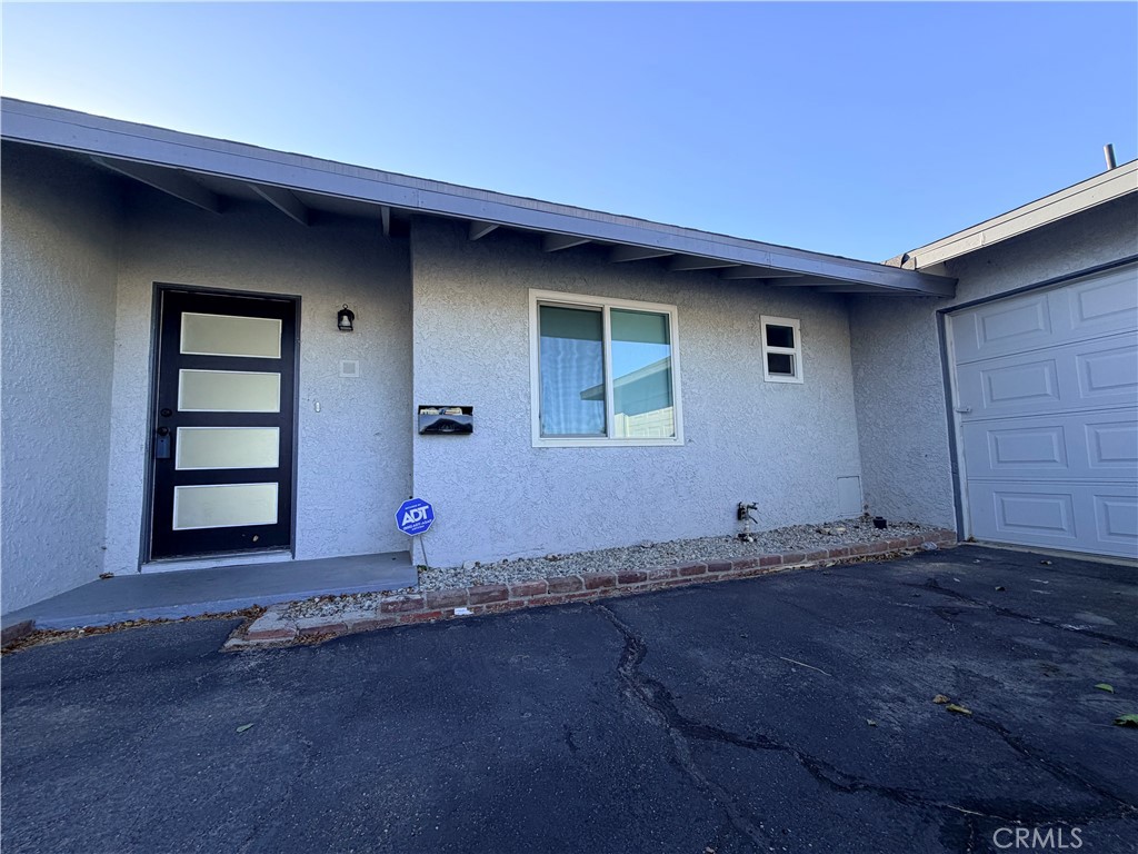45517 Sancroft, Lancaster, CA, 93535 — assumable FHA mortgage at 6.67%