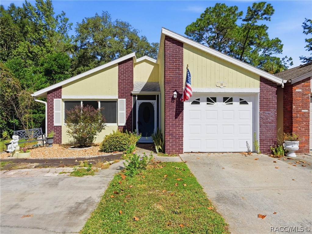 10 Chinaberry Circle, Homosassa, FL, 34446 — assumable VA mortgage at 6.92%
